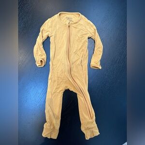 Clover baby onesie 6-12m